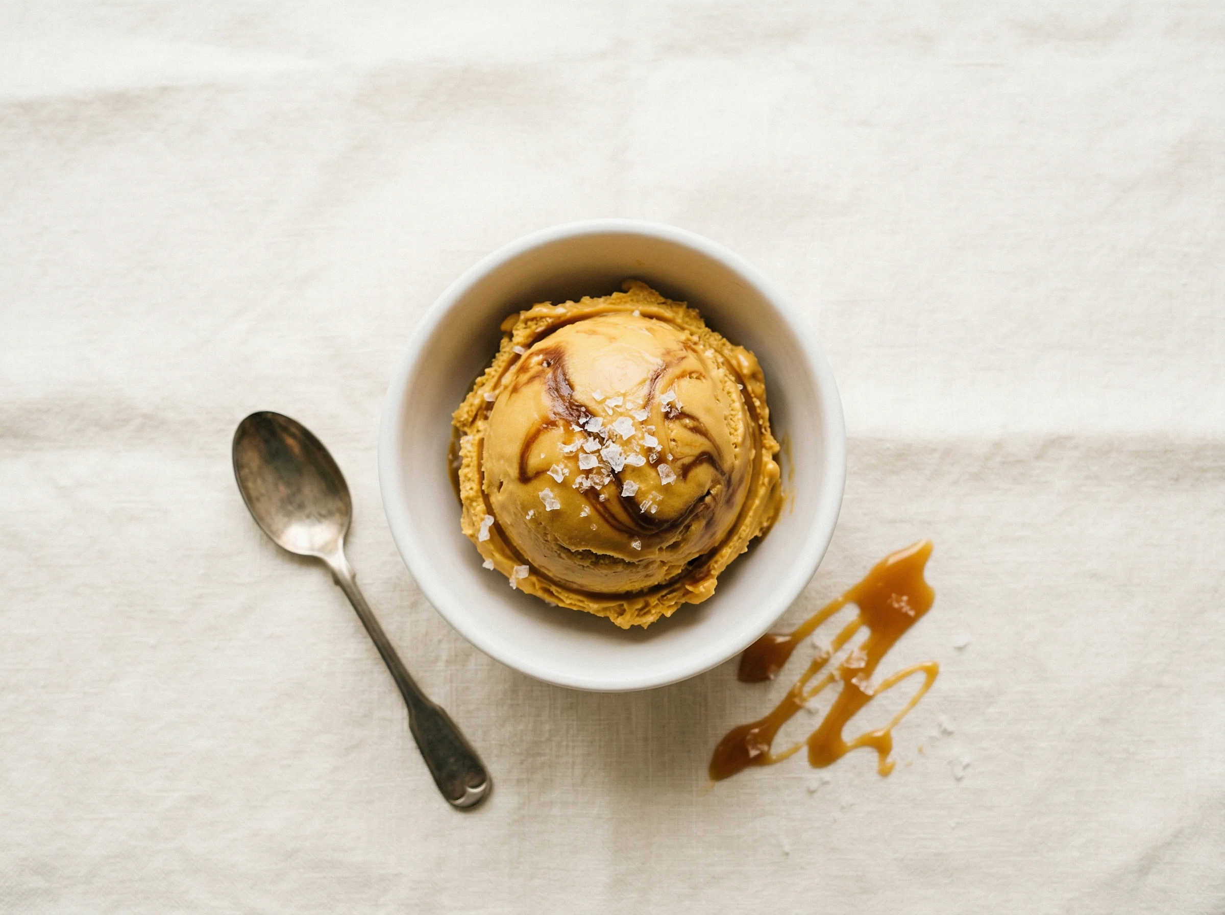 Gelato al caramello e burro salato con fiocchi di sale — best seller Gelateria Orso Bianco